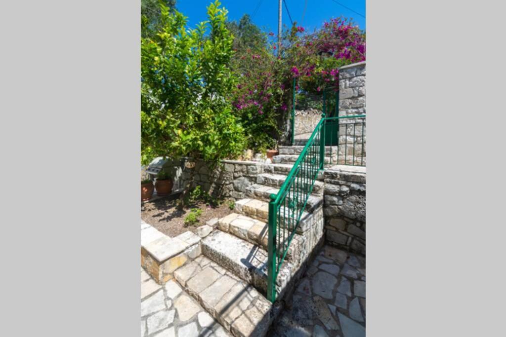 Thanos Cottage Vlachopoulatika ภายนอก รูปภาพ